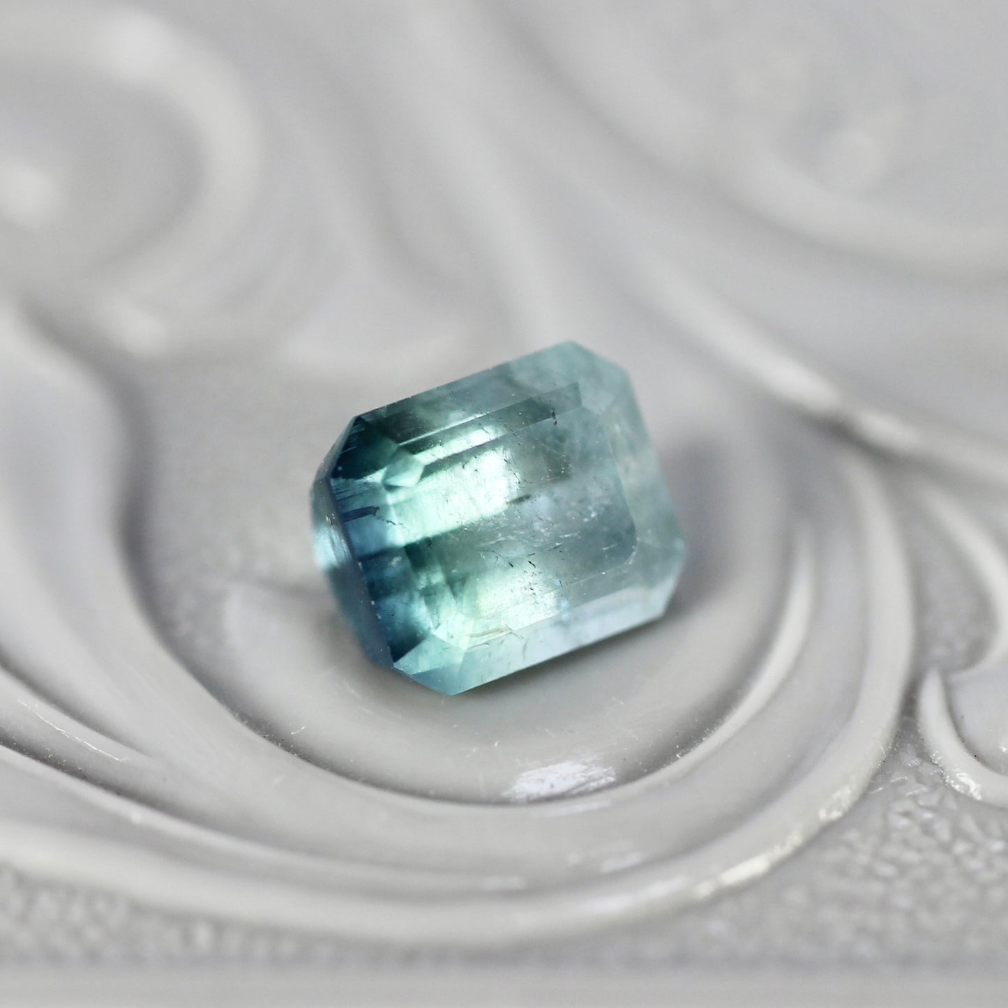 バイカラートルマリン 1.00ct エメラルドカット 5.8mm×4.9mm×3.7mm【MJ2784】