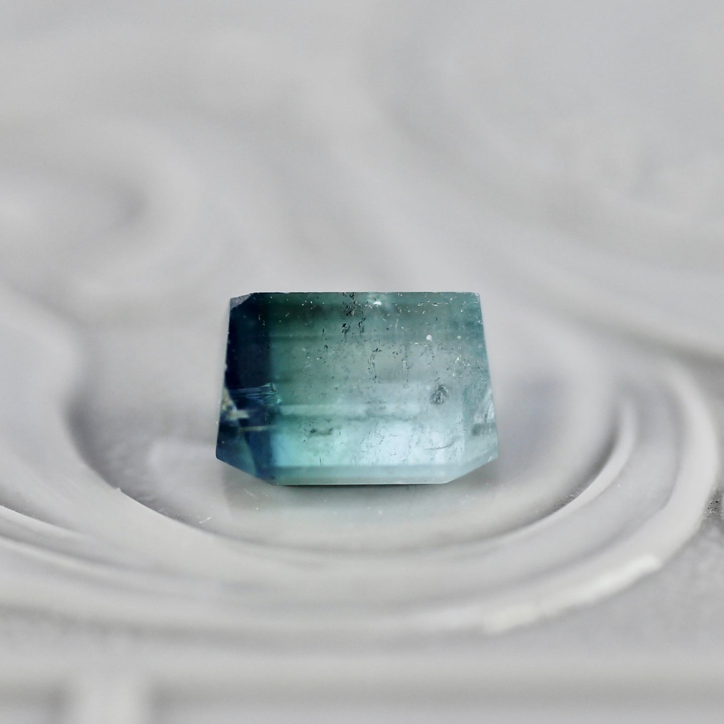 バイカラートルマリン 1.00ct エメラルドカット 5.8mm×4.9mm×3.7mm【MJ2784】