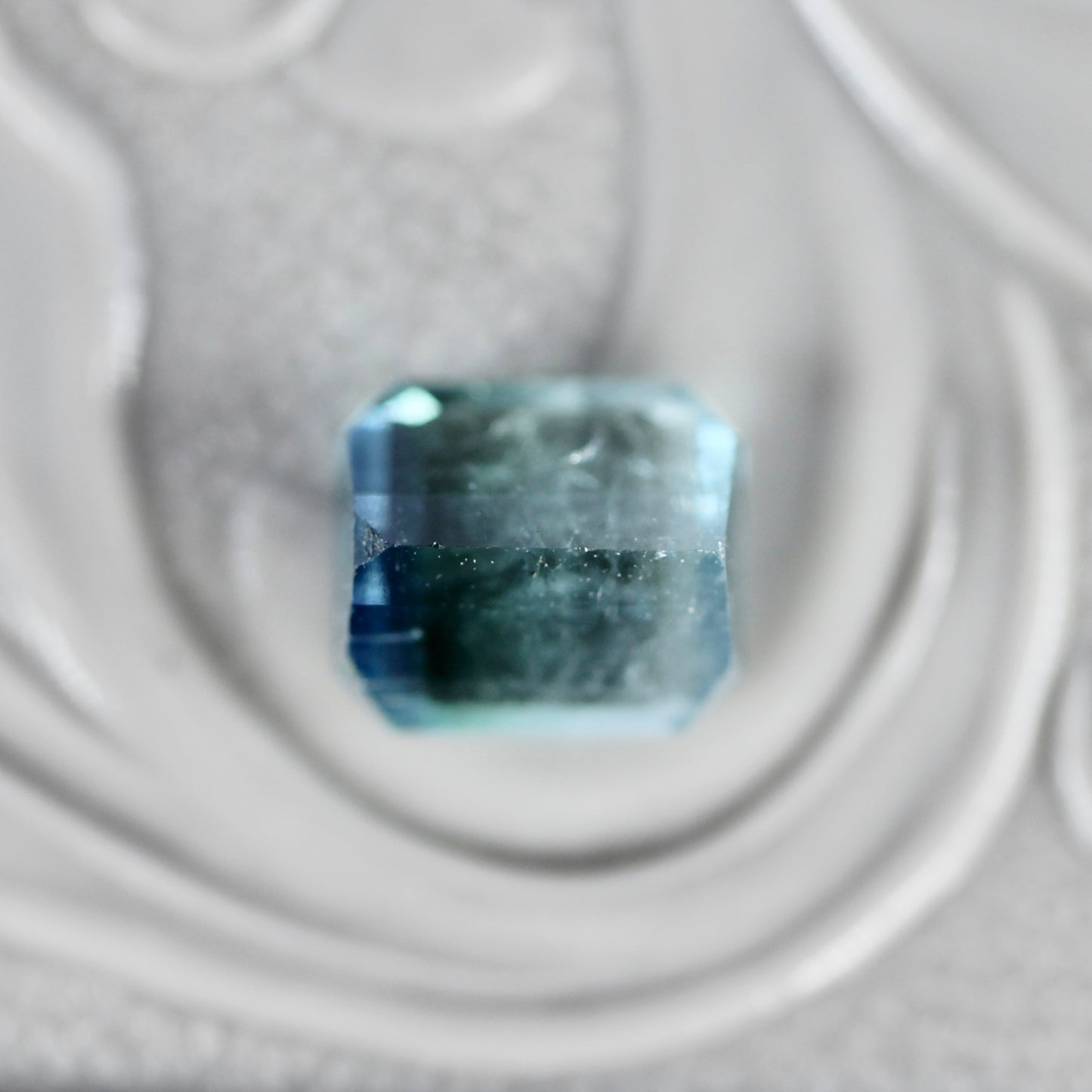 バイカラートルマリン 1.00ct エメラルドカット 5.8mm×4.9mm×3.7mm【MJ2784】