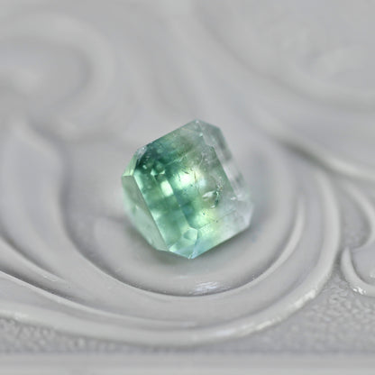 パーティーカラードトルマリン 1.17ct エメラルドカット 5.8mm×5.2mm×4.4mm【MJ2785】