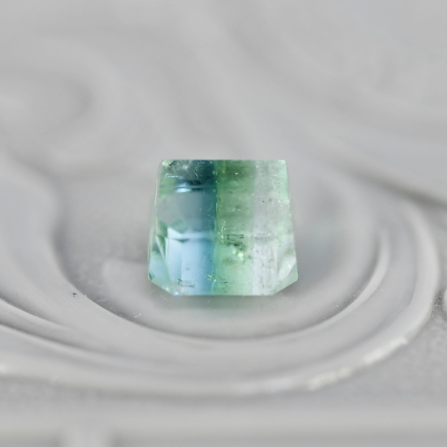 パーティーカラードトルマリン 1.17ct エメラルドカット 5.8mm×5.2mm×4.4mm【MJ2785】
