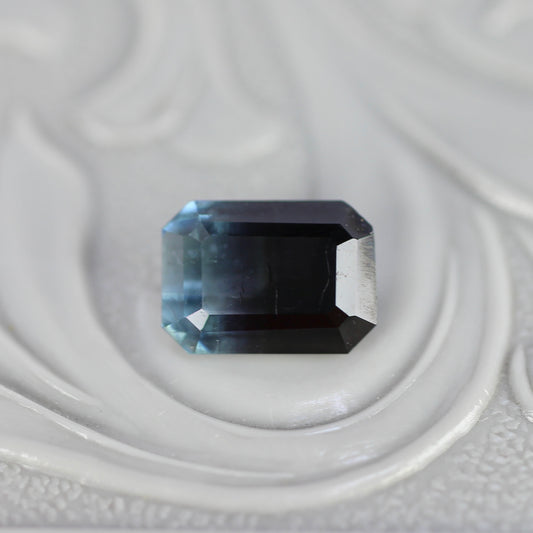 バイカラートルマリン 0.84ct エメラルドカット 6.8mm×4.8mm×2.7mm【MJ2786】