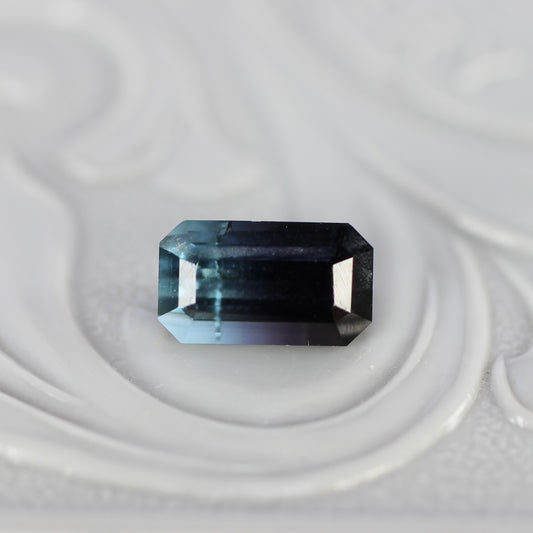 バイカラートルマリン 0.80ct エメラルドカット 6.8mm×3.9mm×3.3mm【MJ2787】