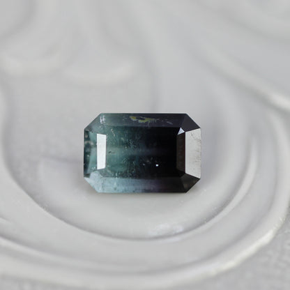 バイカラートルマリン 0.47ct エメラルドカット 5.4mm×3.6mm×2.8mm【MJ2788】
