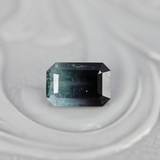 バイカラートルマリン 0.47ct エメラルドカット 5.4mm×3.6mm×2.8mm【MJ2788】
