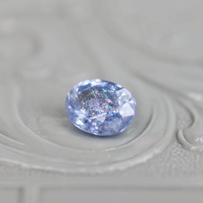 イリデッセンスサファイア 0.85ct オーバルカット 6.4mm×5.0mm×2.9mm【MJ3062】