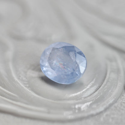 イリデッセンスサファイア 0.80ct オーバルカット 6.0mm×5.0mm×2.7mm【MJ3061】