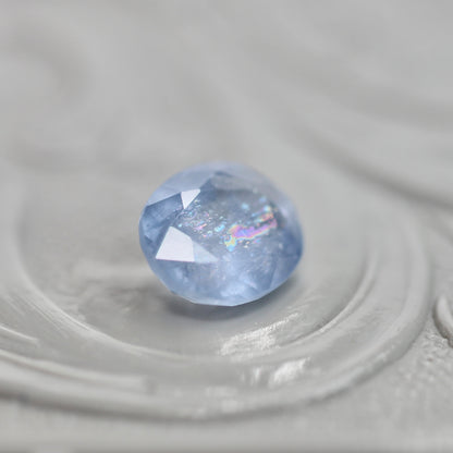 イリデッセンスサファイア 0.80ct オーバルカット 6.0mm×5.0mm×2.7mm【MJ3061】