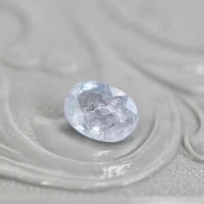 イリデッセンスサファイア 0.81ct オーバルカット 6.1mm×4.5mm×3.1mm【MJ3060】