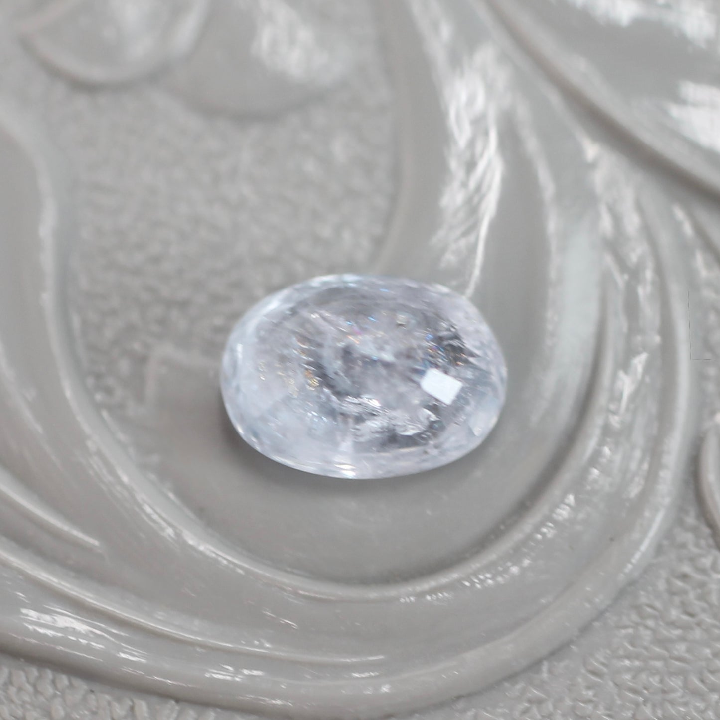 イリデッセンスサファイア 0.81ct オーバルカット 6.1mm×4.5mm×3.1mm【MJ3060】