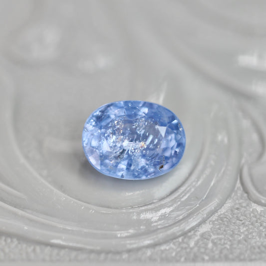 イリデッセンスサファイア 0.98ct オーバルカット 6.1mm×4.7mm×3.3mm【MJ3057】