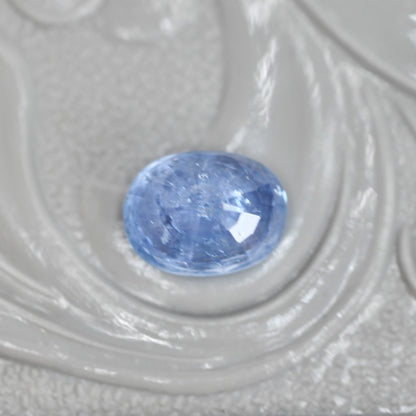 イリデッセンスサファイア 0.98ct オーバルカット 6.1mm×4.7mm×3.3mm【MJ3057】