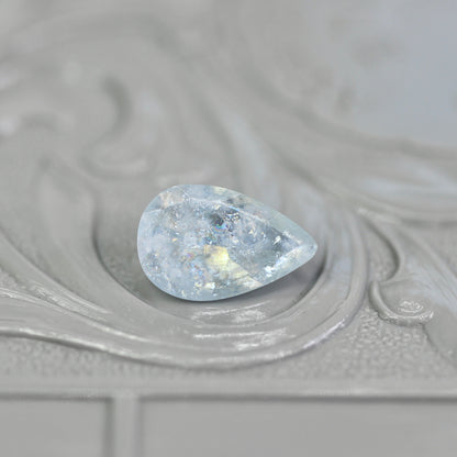 レインボーアクアマリン 0.86ct ペアシェイプカット  8.7mm×5.6mm×3.3mm【MJ2792】