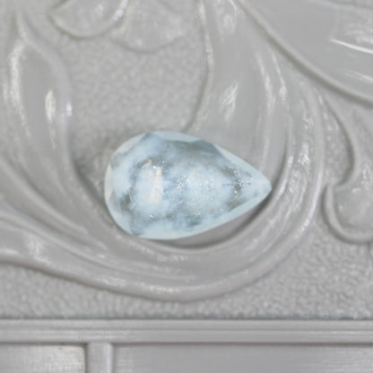 レインボーアクアマリン 0.86ct ペアシェイプカット  8.7mm×5.6mm×3.3mm【MJ2792】