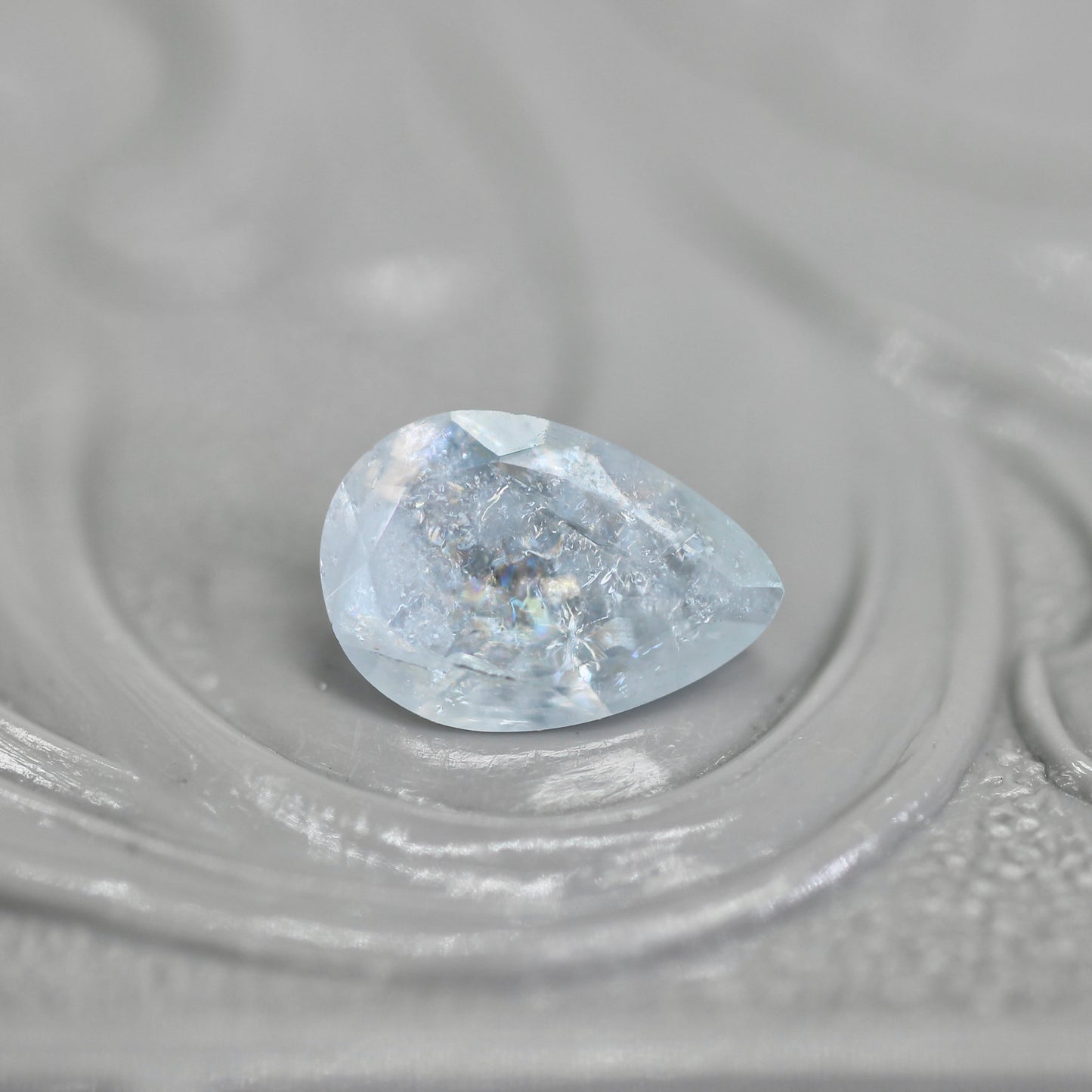 レインボーアクアマリン 0.43ct ペアシェイプカット  6.5mm×4.5mm×2.5mm【MJ2793】