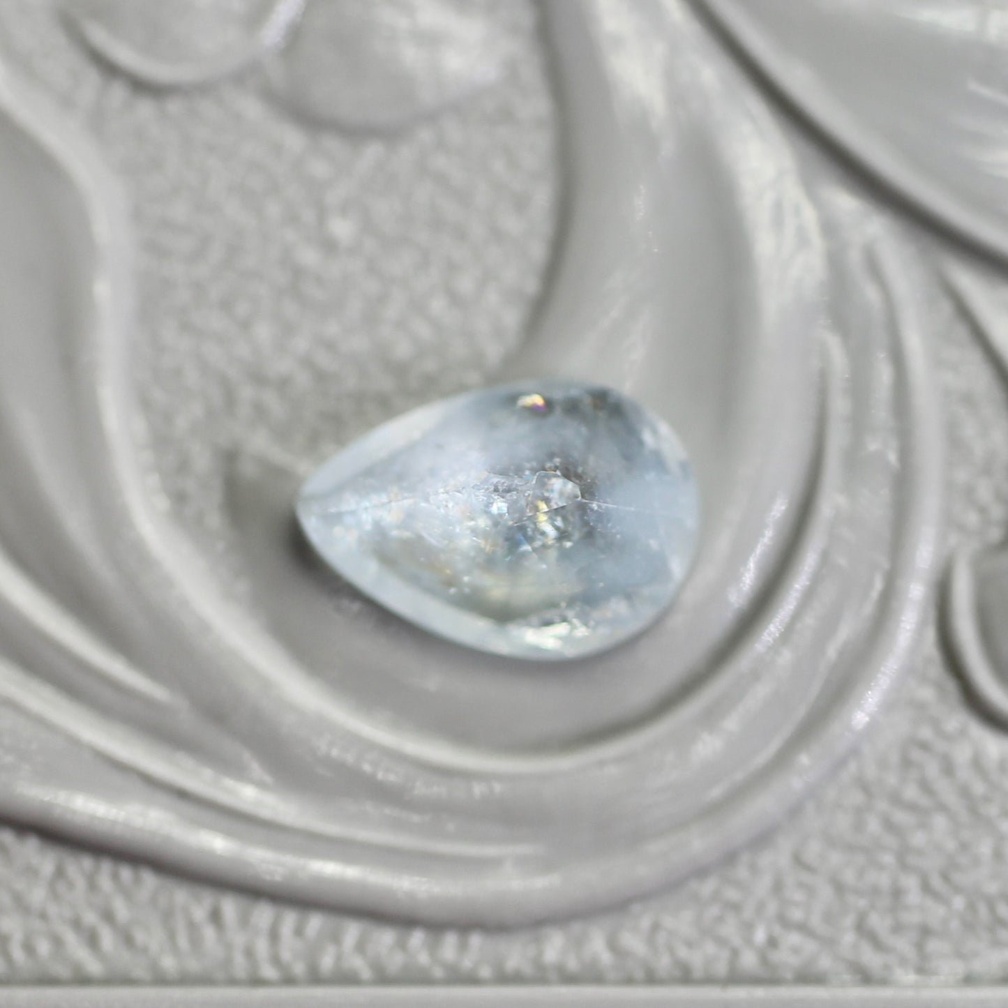 レインボーアクアマリン 0.43ct ペアシェイプカット  6.5mm×4.5mm×2.5mm【MJ2793】