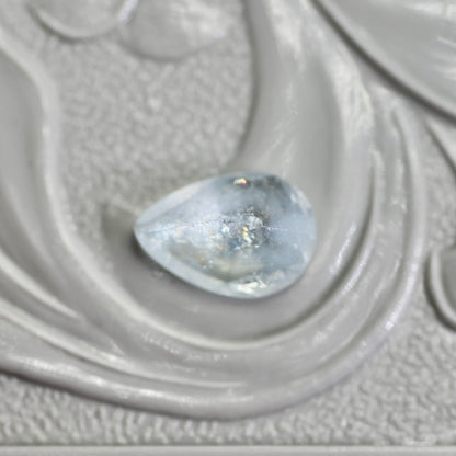 レインボーアクアマリン 0.43ct ペアシェイプカット  6.5mm×4.5mm×2.5mm【MJ2793】