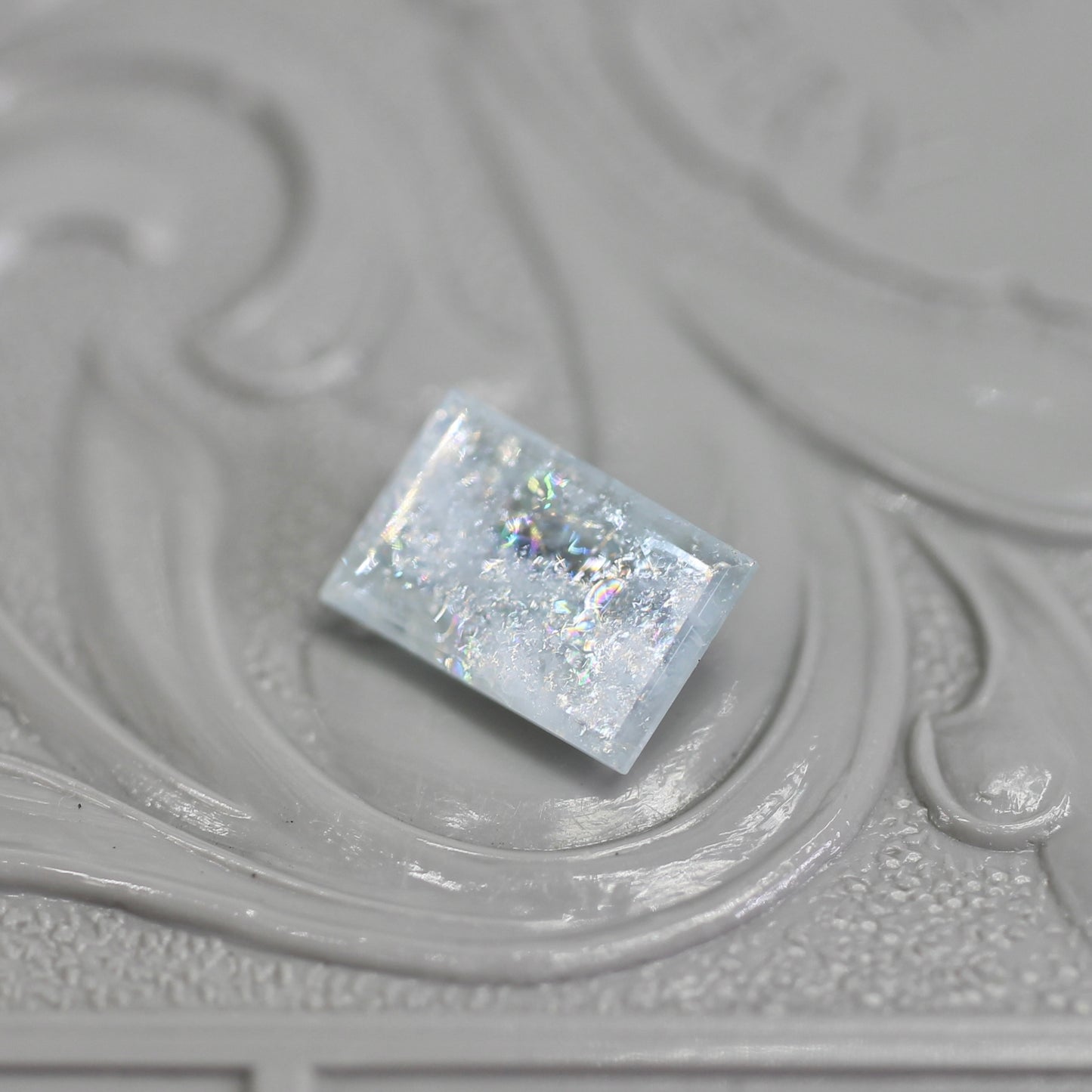 レインボーアクアマリン 0.76ct レクタングルカット  7.2mm×4.8mm×2.5mm【MJ2794】