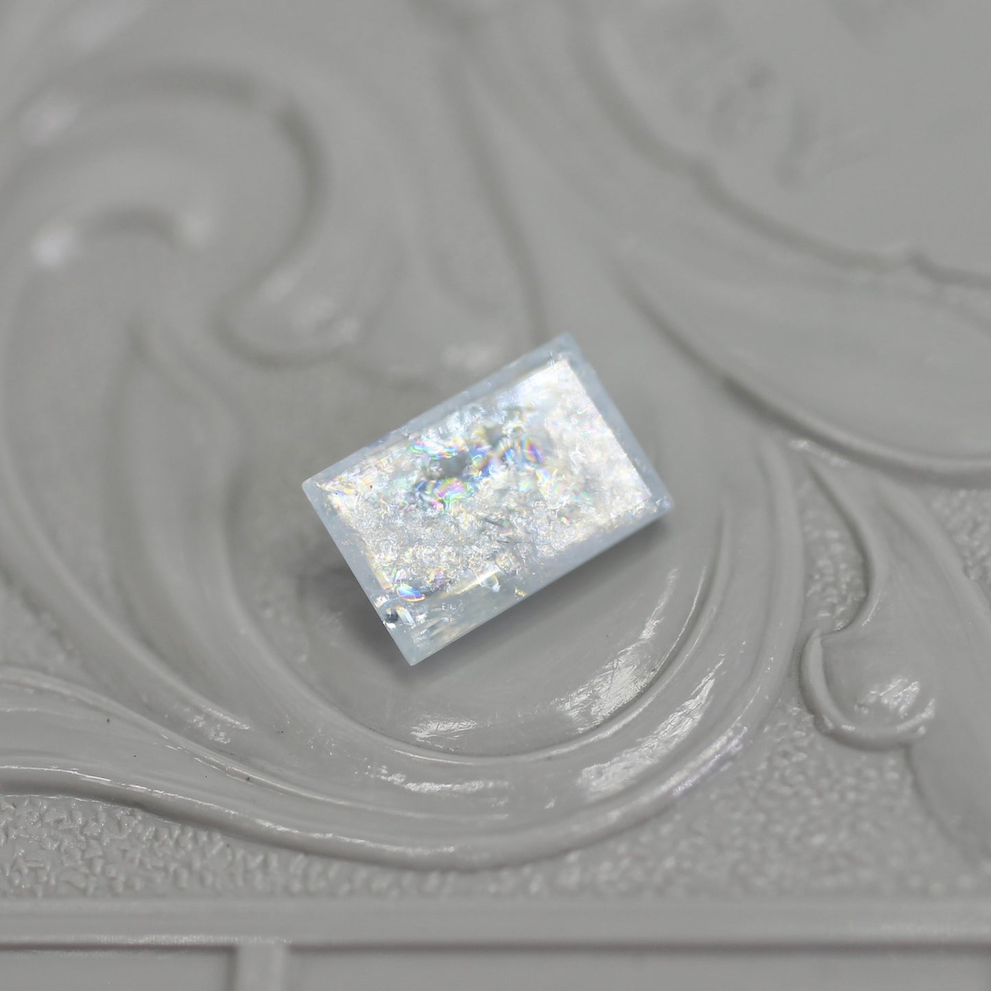 レインボーアクアマリン 0.76ct レクタングルカット  7.2mm×4.8mm×2.5mm【MJ2794】