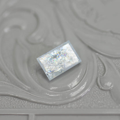 レインボーアクアマリン 0.76ct レクタングルカット  7.2mm×4.8mm×2.5mm【MJ2794】