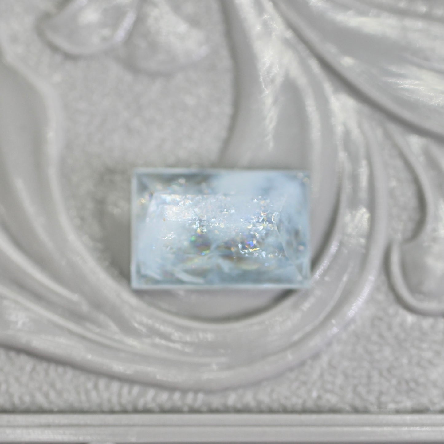 レインボーアクアマリン 0.76ct レクタングルカット  7.2mm×4.8mm×2.5mm【MJ2794】