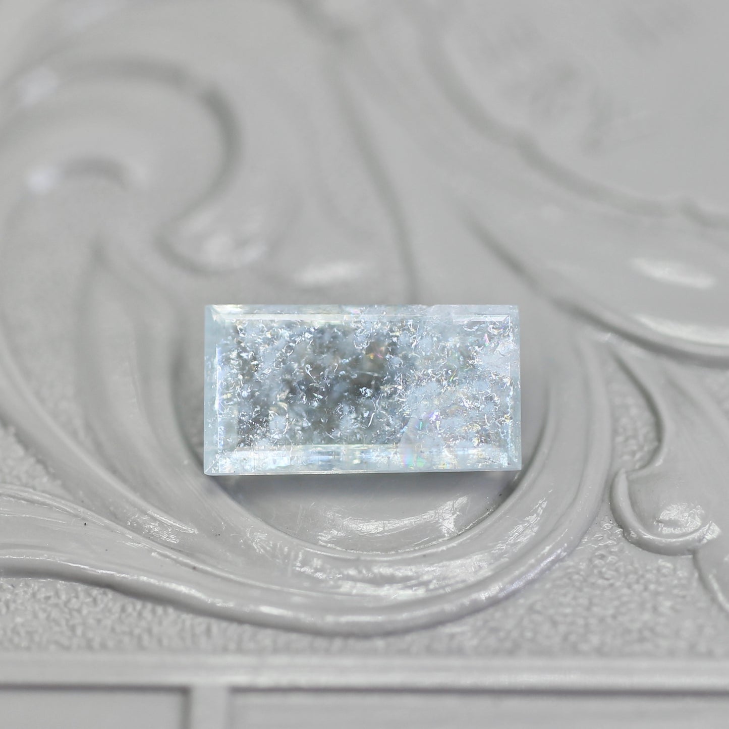 レインボーアクアマリン 1.17ct レクタングルカット  9.6mm×5.2mm×2.7mm【MJ2795】