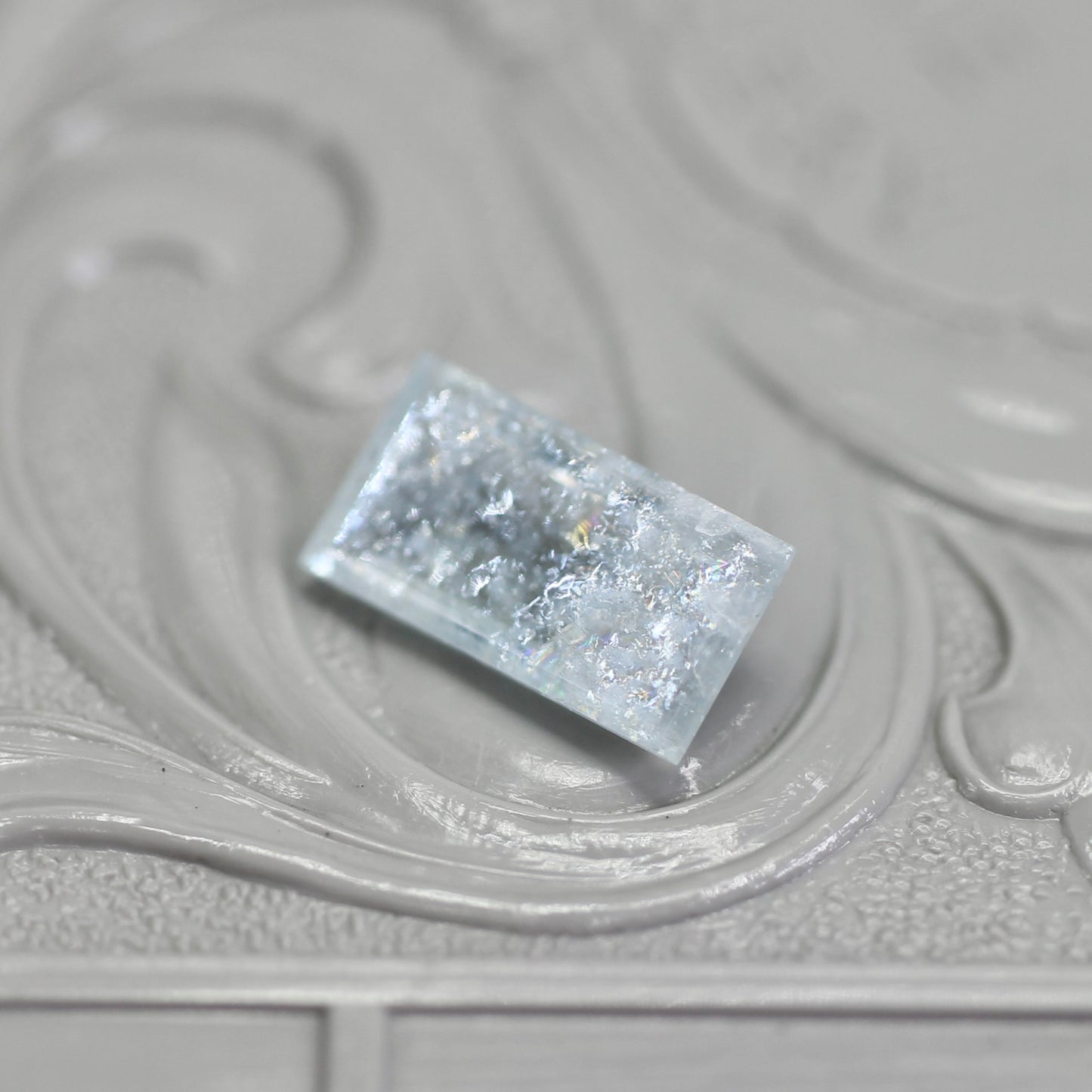 レインボーアクアマリン 1.17ct レクタングルカット  9.6mm×5.2mm×2.7mm【MJ2795】