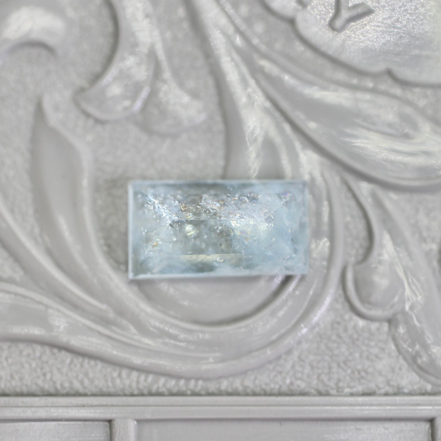 レインボーアクアマリン 1.17ct レクタングルカット  9.6mm×5.2mm×2.7mm【MJ2795】