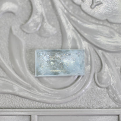 レインボーアクアマリン 1.17ct レクタングルカット  9.6mm×5.2mm×2.7mm【MJ2795】