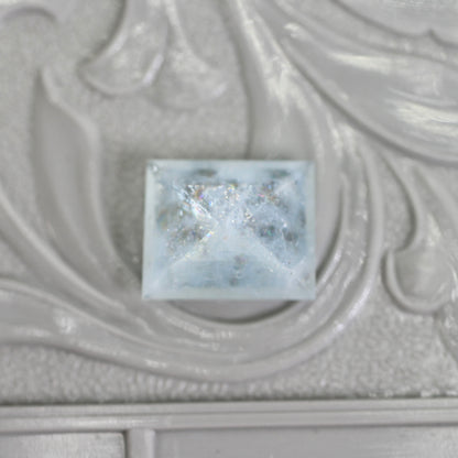 レインボーアクアマリン 1.37ct レクタングルカット  8.1mm×6.5mm×3.1mm【MJ2796】