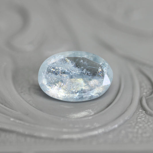 レインボーアクアマリン 0.75ct オーバルカット  7.8mm×5.3mm×2.9mm【MJ2798】