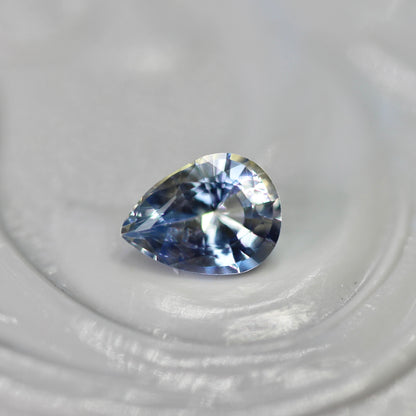 バイカラーサファイア 0.24ct ペアシェイプカット 4.5mm×3.3mm×2.1mm【MJ2808】