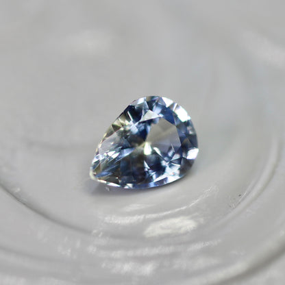バイカラーサファイア 0.24ct ペアシェイプカット 4.5mm×3.3mm×2.1mm【MJ2808】