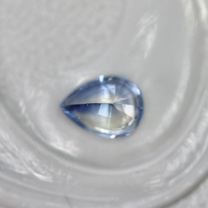 バイカラーサファイア 0.24ct ペアシェイプカット 4.5mm×3.3mm×2.1mm【MJ2808】