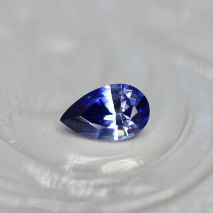 バイカラーサファイア 0.24ct ペアシェイプカット 4.9mm×3.0mm×2.1mm【MJ2812】