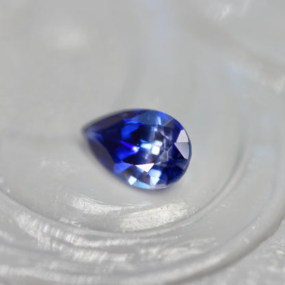 バイカラーサファイア 0.24ct ペアシェイプカット 4.9mm×3.0mm×2.1mm【MJ2812】