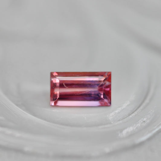 バイカラーサファイア 0.24ct スクエアカット 4.5mm×2.5mm×1.9mm【MJ3105】