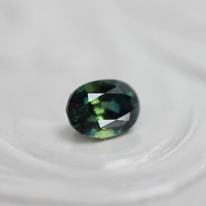 バイカラーサファイア 0.32ct オーバルカット 4.3mm×3.2mm×2.6mm【MJ3109】