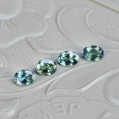 アレキサンドライト 0.11ct～0.13ctct オーバルカット 【MJ2548】