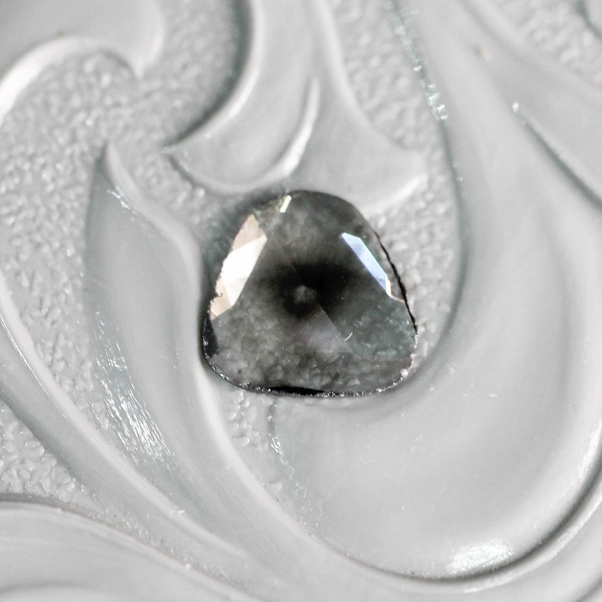 ダイヤモンド 0.30ct スライス ローズカット 6.0mm×5.8mm×0.8mm【MJ3159】