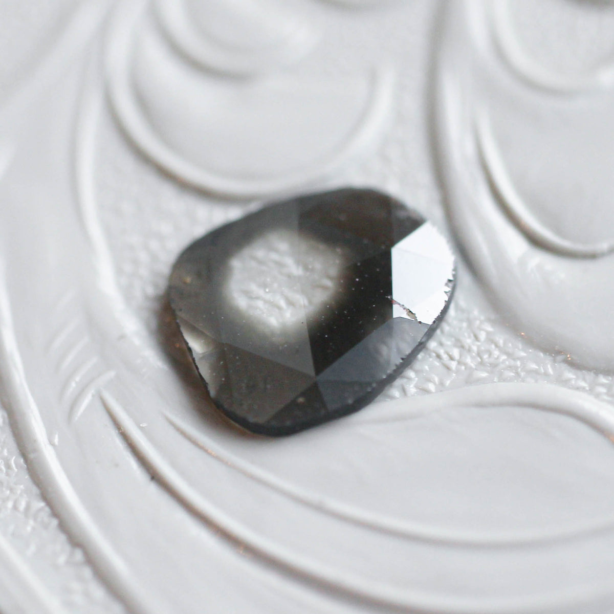 ダイヤモンド 0.62ct スライス ローズカット 7.5mm×6.7mm×1.1mm【MJ3156】