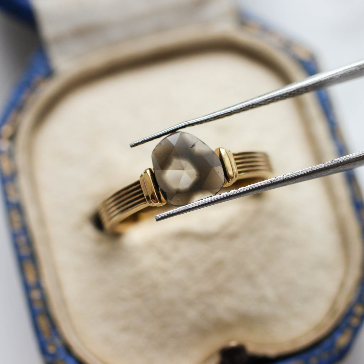 ダイヤモンド 0.62ct スライス ローズカット 7.5mm×6.7mm×1.1mm【MJ3156】