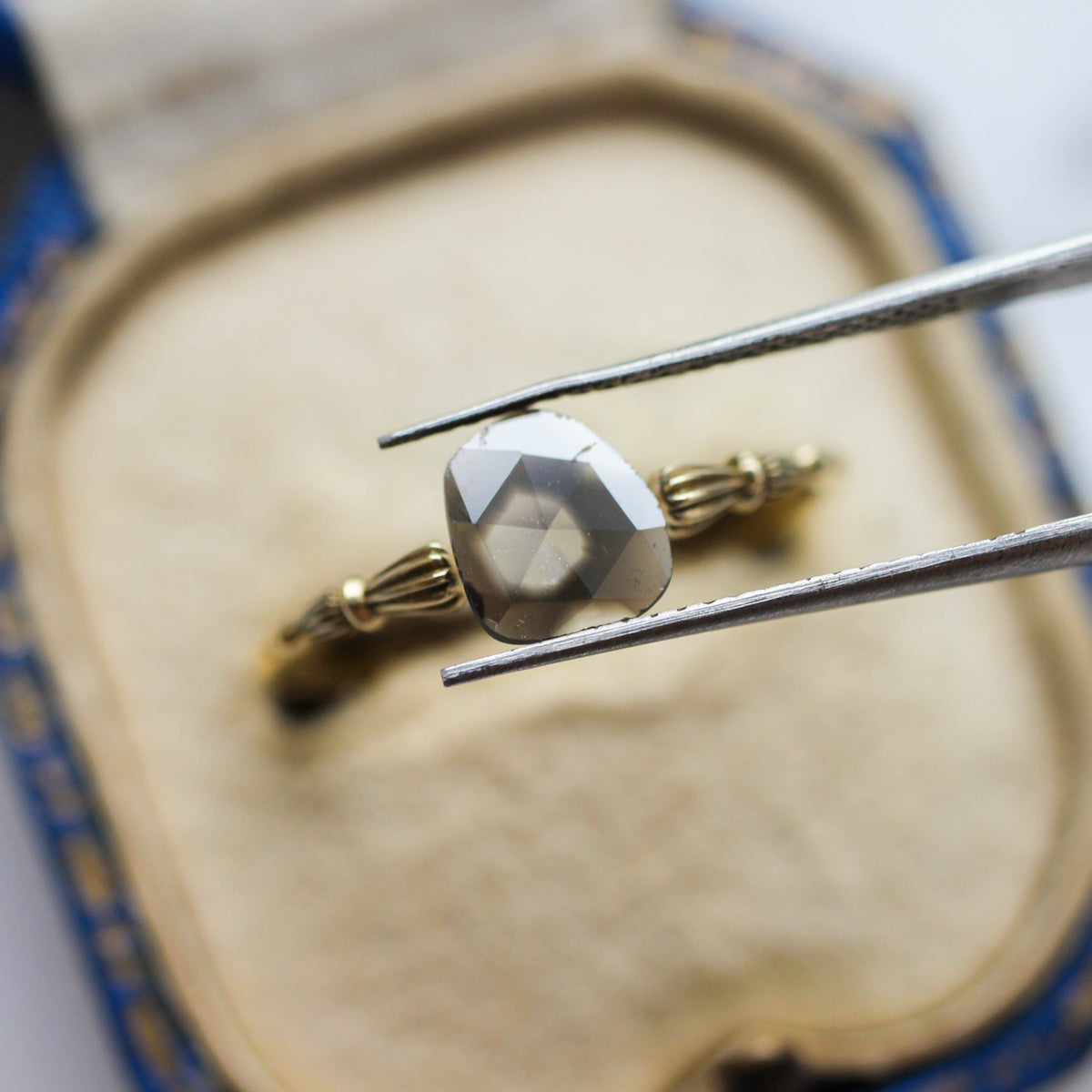ダイヤモンド 0.62ct スライス ローズカット 7.5mm×6.7mm×1.1mm【MJ3156】