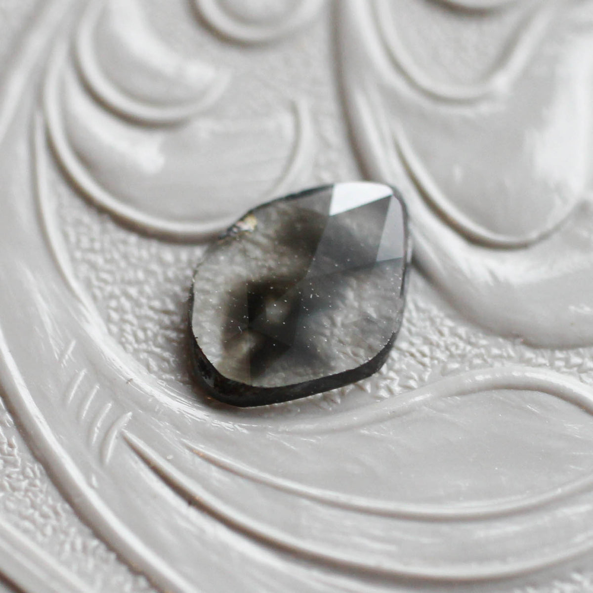 ダイヤモンド 0.64ct スライス ローズカット 8.5mm×4.8mm×1.1mm【MJ3157】