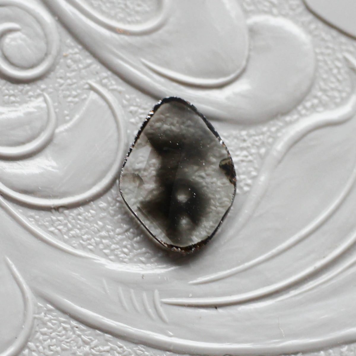ダイヤモンド 0.64ct スライス ローズカット 8.5mm×4.8mm×1.1mm【MJ3157】