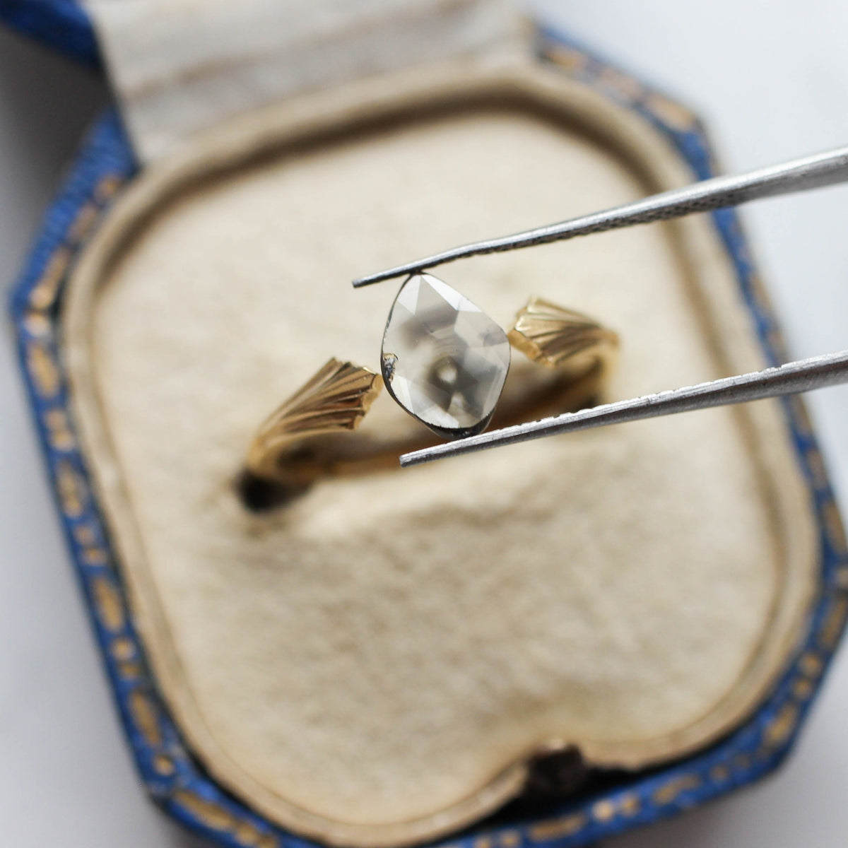 ダイヤモンド 0.64ct スライス ローズカット 8.5mm×4.8mm×1.1mm【MJ3157】