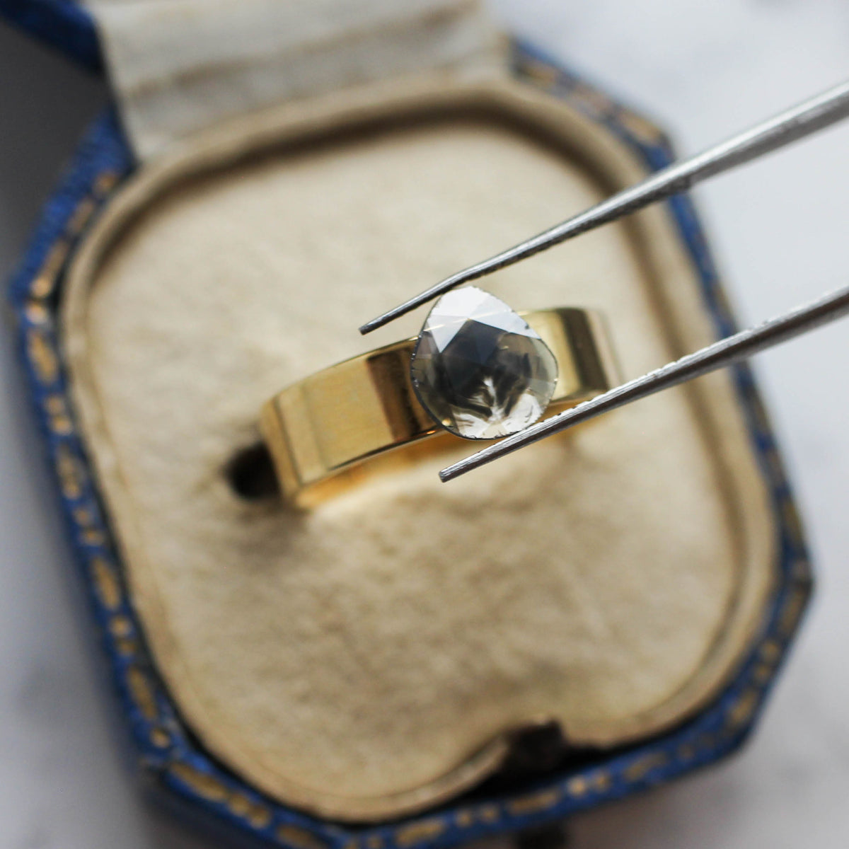 ダイヤモンド 0.61ct スライス ローズカット 8.0mm×7.4mm×1.0mm【MJ3158】