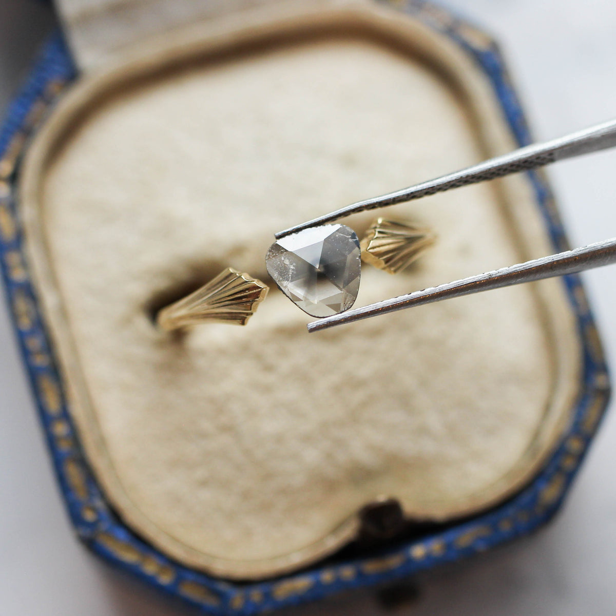ダイヤモンド 0.30ct スライス ローズカット 6.0mm×5.8mm×0.8mm【MJ3159】