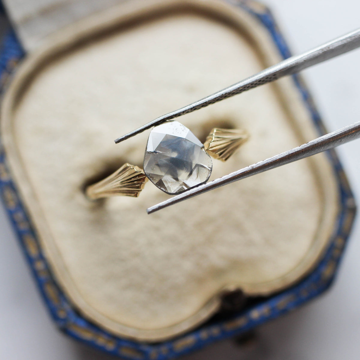 ダイヤモンド 0.68ct スライス ローズカット 8.2mm×7.2mm×1.0mm【MJ3160】