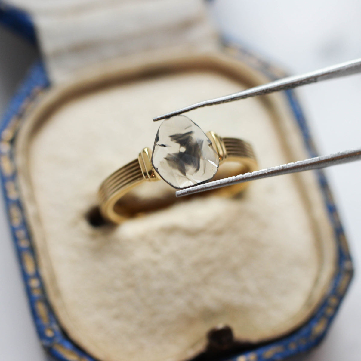 ダイヤモンド 0.68ct スライス ローズカット 8.2mm×7.2mm×1.0mm【MJ3160】